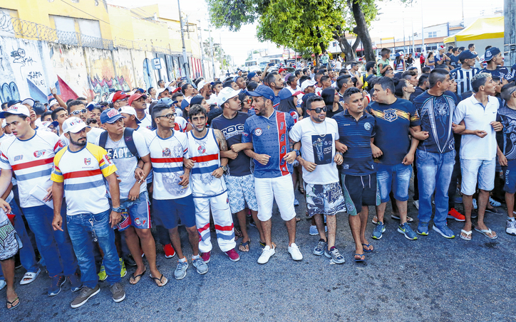 Torcedores do Ceará e do Fortaleza entram em confronto horas antes