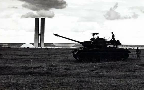 Tanques em Brasília em 1964. Foto: Arquivo Público do DF
