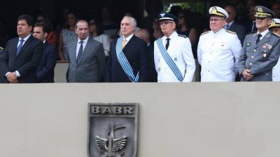 Michel Temer com ministros militares. Foto: Antonio Cruz / Ag. Brasil