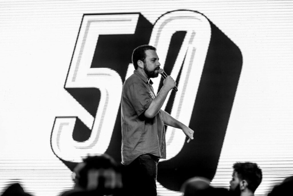 Guilherme Boulos, no comício do Rio de Janeiro