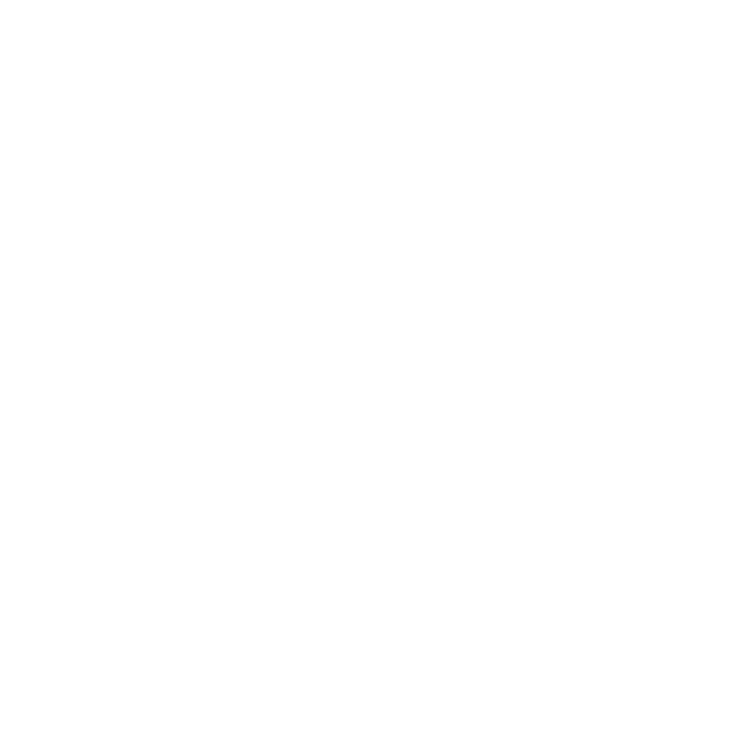 Rádio M. Reprodução da logomarca. Sobre um fundo roxo, o desenho de uma chama estilizada, em amarelo, com sombra veremelha, e dentro uma ilustração de uma menina, com uma antena na cabeça. Abaixo, em letras pretas, rádio m