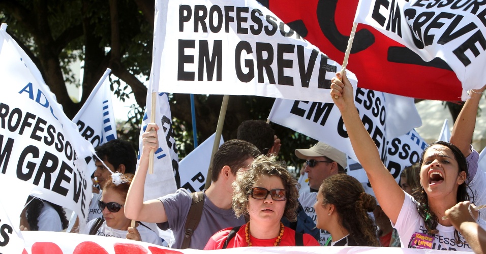 Construir uma forte semana de defesa da educação pública para enfrentar os ataques de Bolsonaro e seu governo