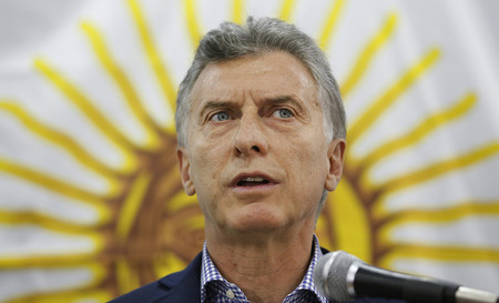 Macri conduz a Argentina para o abismo
