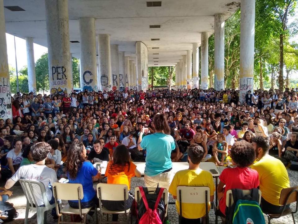 Dia 15 a Educação vai parar, rumo à greve geral em 14 de junho