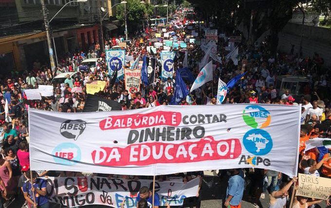 30M | Acompanhe a cobertura das manifestações minuto a minuto