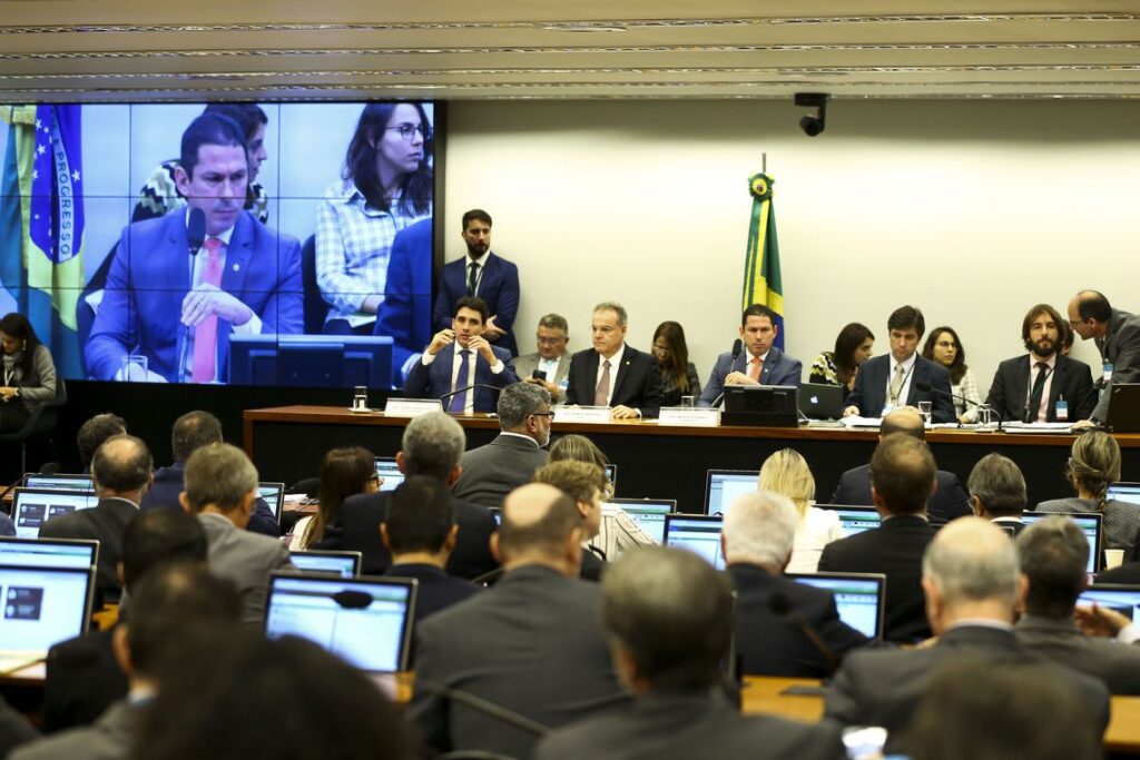 Contrarreforma da previdência pode ser votada essa semana na Comissão Especial da Câmara