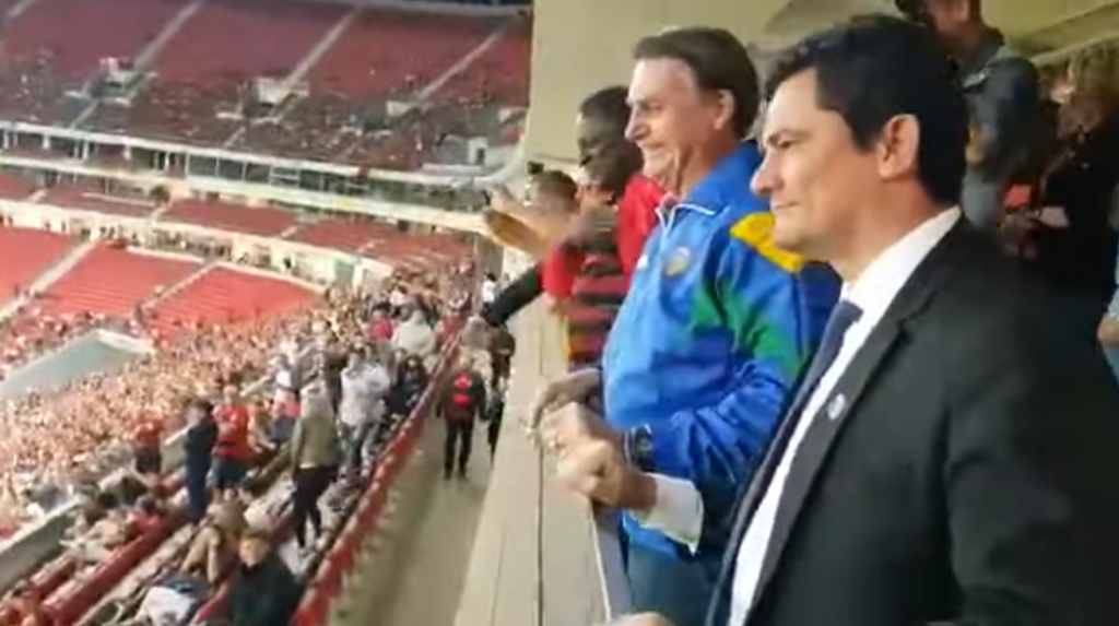 A crise política brasileira: Entre árvores e floresta