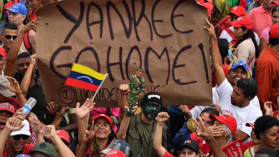 Sanções econômicas roubam R$ 106 bilhões do povo venezuelano