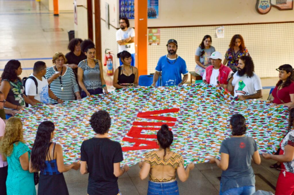 Indígenas Wajãpi: aldeias enviam guerreiros para ajudar na busca aos invasores