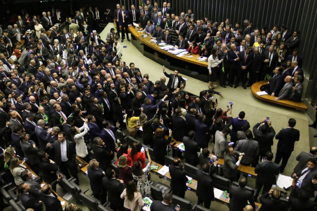 Por que a reforma da Previdência foi aprovada na Câmara dos Deputados?