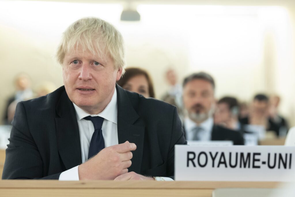 Boris Johnson eleito primeiro-ministro: triunfo da extrema-direita ou novo capítulo na crise política britânica?