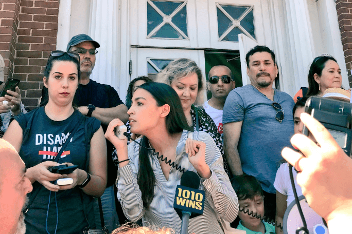 Alexandria Ocasio-Cortez: “Trump, você não aceita que não tenhamos medo de você”
