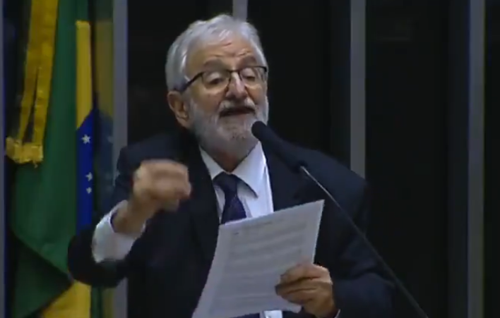 PSOL denuncia Bolsonaro por crime de responsabilidade: R$ 444 milhões em emendas sem autorização legislativa