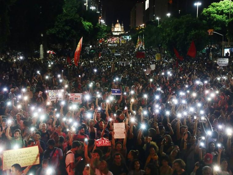 Fortalecer a resistência democrática
