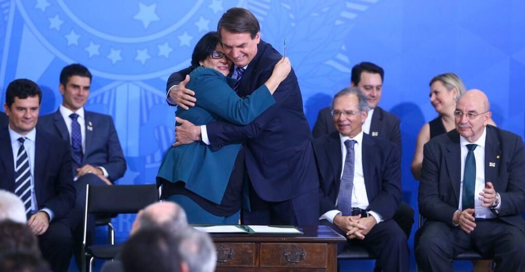 A forma necessária: ultraneoliberalismo, política social e conservadorismo moral sob o governo Bolsonaro