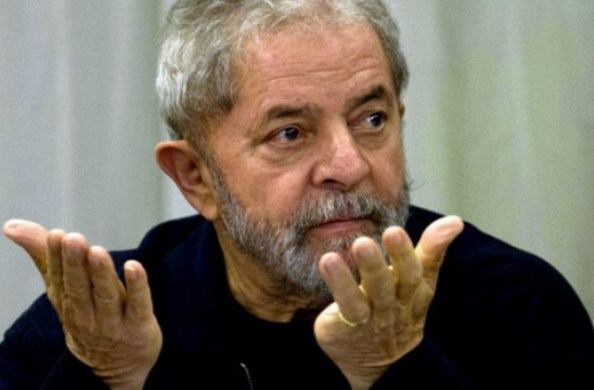 Transferência do ex-presidente Lula viola direitos legais, diz Comitê Nacional Lula Livre