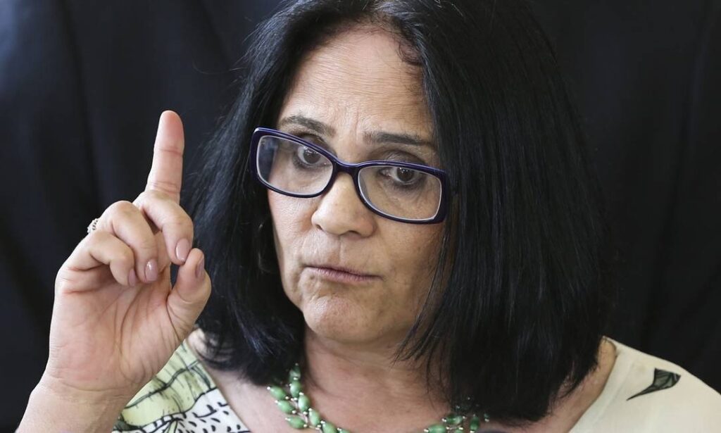 Dez ataques de Bolsonaro e Damares à Lei da Anistia