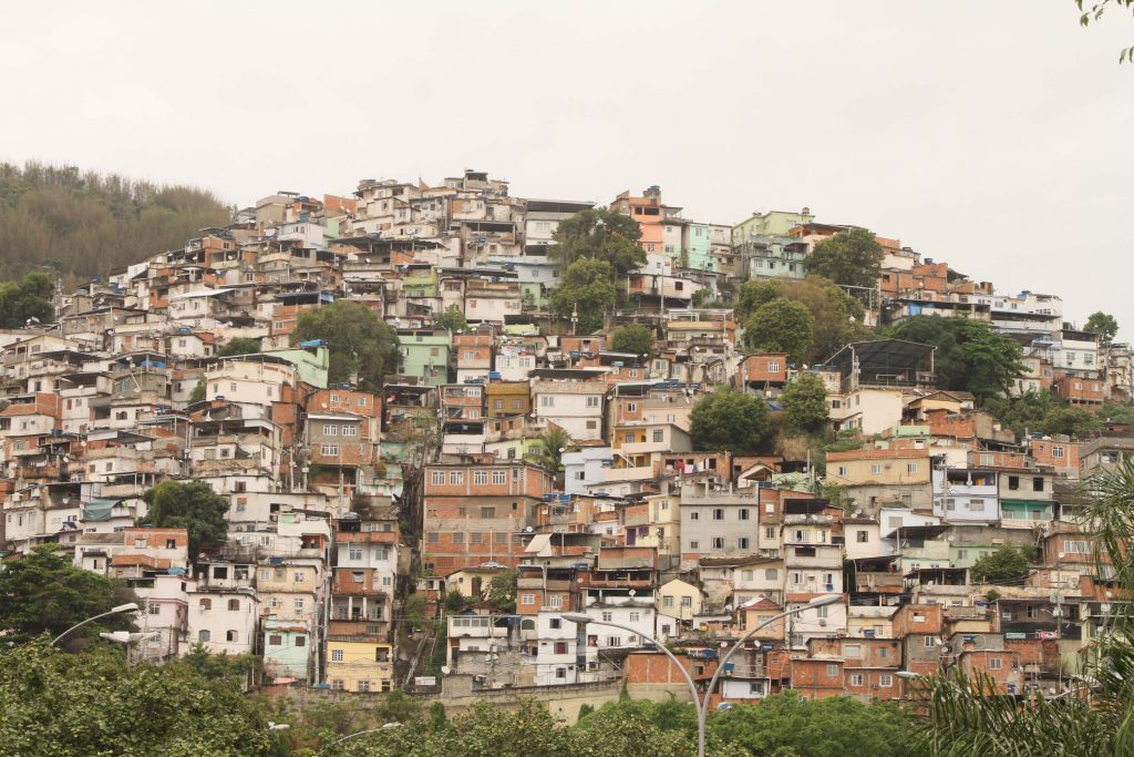 Menina e mulher são baleadas no Rio quatro dias após morte de Agatha