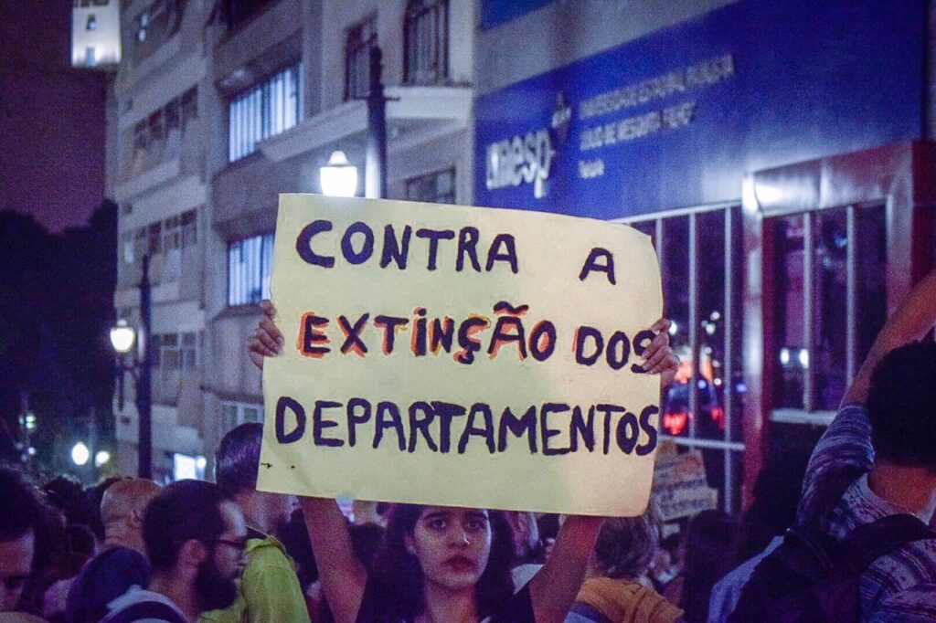 Extinção de departamentos ameaça a UNESP