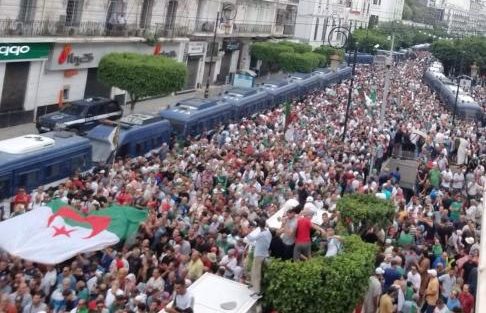 Argélia: em resposta à repressão, um tsunami de povo