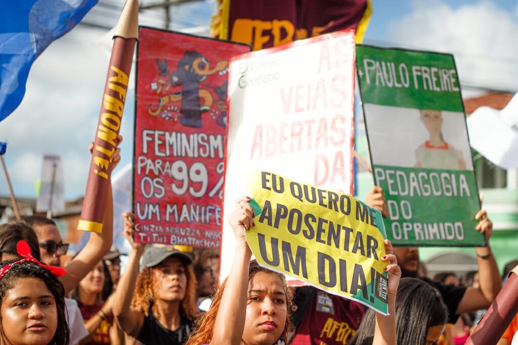 Os inimigos do inimigo da educação, a resistência ao governo Bolsonaro