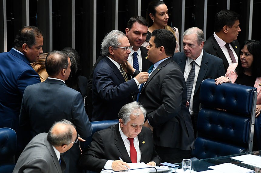 Senado confirma contrarreforma da Previdência e retira direitos