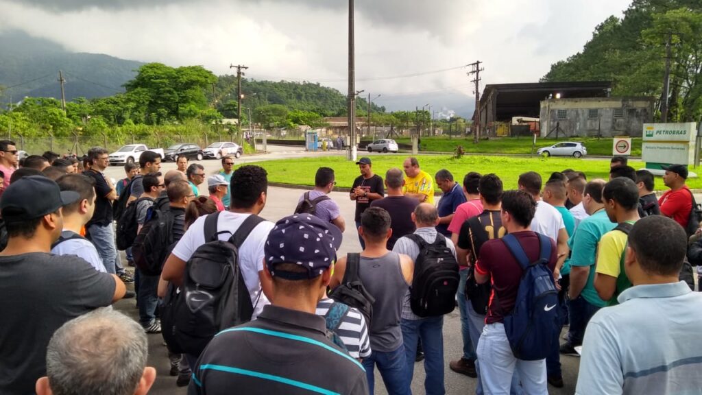 Calúnia e Assédio Moral: Na porta da RPBC, dono de empreiteira acusa sindicalista de pedir propina e tenta forçar entrada de grevistas