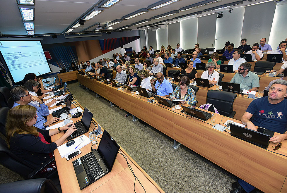 UNICAMP: contra a pós-graduação paga, as demissões e o Inove-se. Todos ao Conselho Universitário no dia 26/11