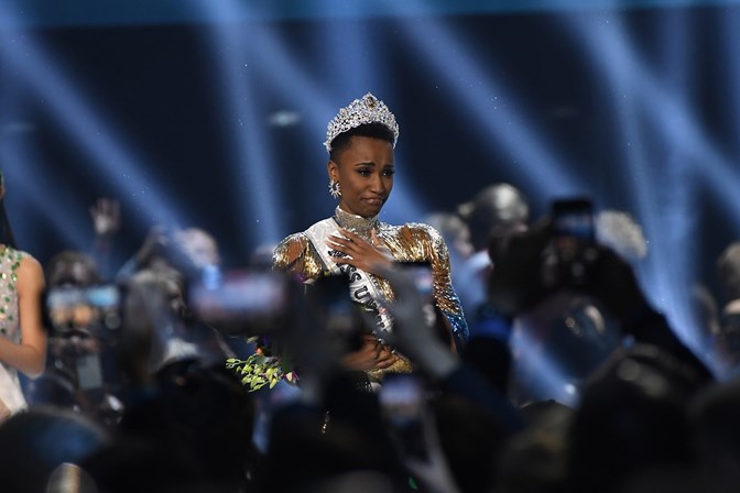 Miss Universo e a lógica dialética