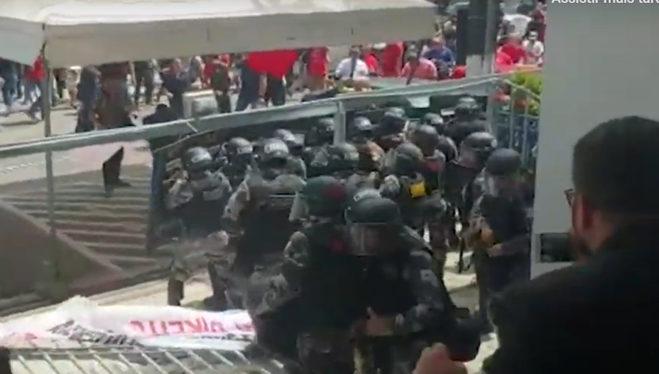 Não é possível derrotar Bolsonaro pela metade!