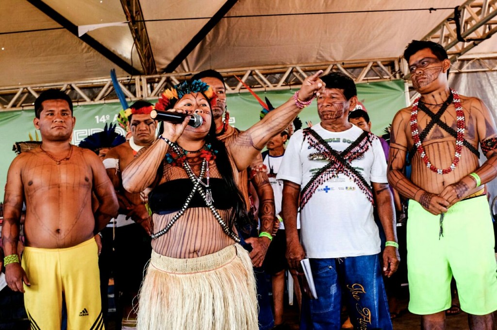 Solidariedade a Alessandra Korap Munduruku e a todo o povo lutador de Alter do Chão e Santarém