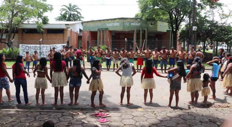 Povo indígena Munduruku resgata urnas funerárias do Museu de História Natural no Mato Grosso. Leia a nota de solidariedade