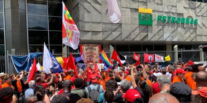 Petroleiros farão novo ato na sede da Petrobrás, nesta terça, 18