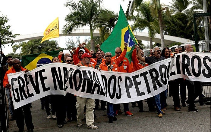 Greve dos petroleiros enfrenta criminalização e já atinge mais de 100 unidades