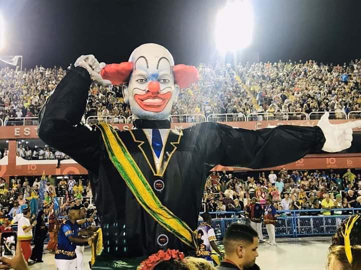 Carnaval carioca: começam protestos na avenida