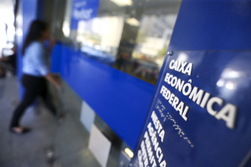 As reestruturações na CAIXA ameaçam o seu caráter público