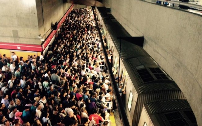 Metroviário de SP pega coronavírus. Coletivo Chega de Sufoco cobra redução do fluxo e quarentena solidária