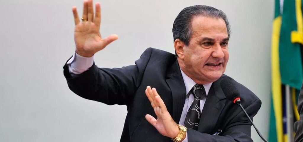 A irresponsabilidade e o desprezo humano dos líderes que se negam a suspender cultos presenciais