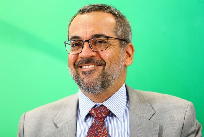 Weintraub, por que não deixa as universidades públicas salvarem vidas?