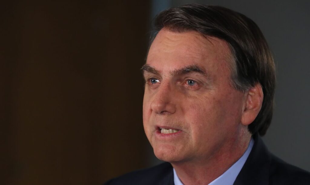 Por que Bolsonaro luta sem trégua contra as medidas de isolamento?