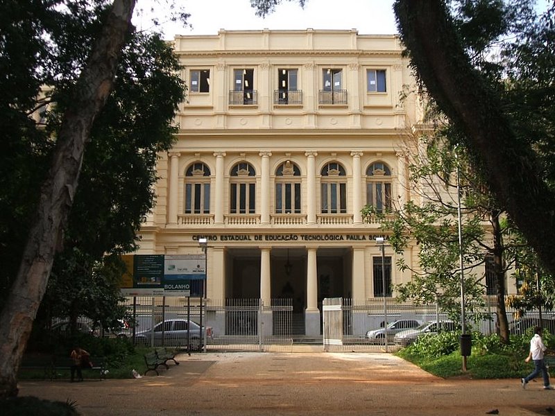 Ensino a distância no Centro Paula Souza: um debate necessário