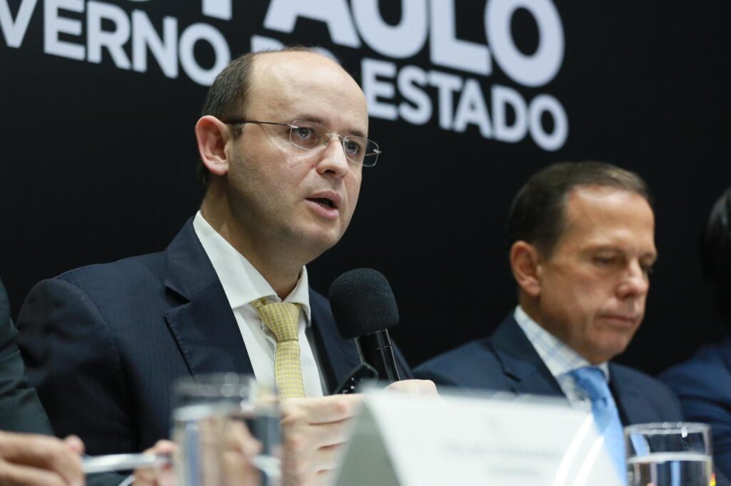 A escola pública e as ações do governo de São Paulo frente à pandemia: questões em aberto