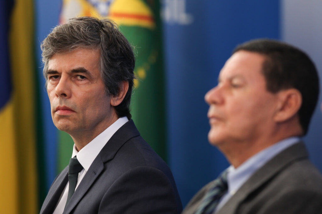 O clã que indicou Nelson Teich, o coveiro de Bolsonaro