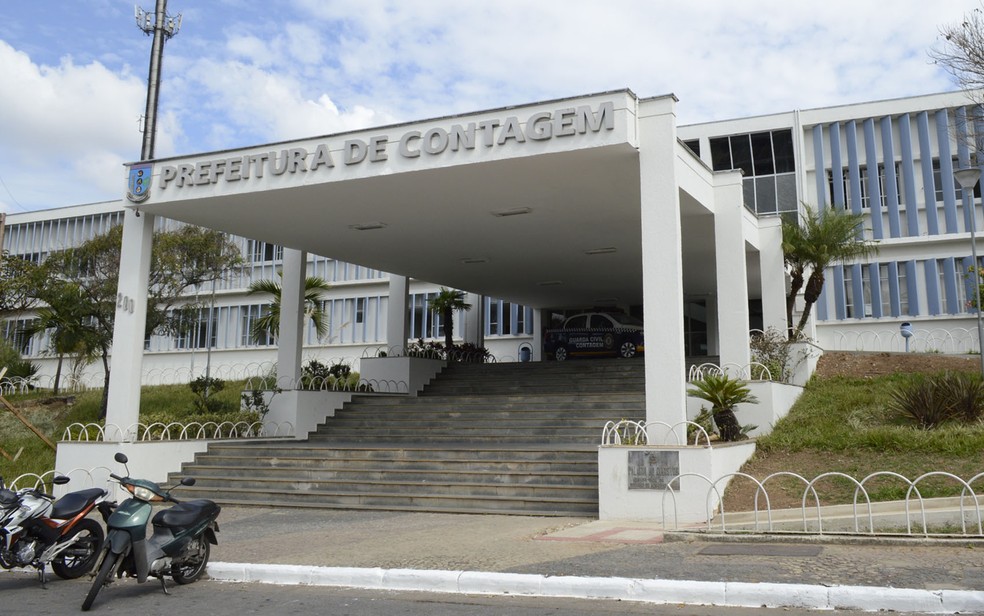 Em meio à pandemia, prefeito de Contagem ataca funcionalismo