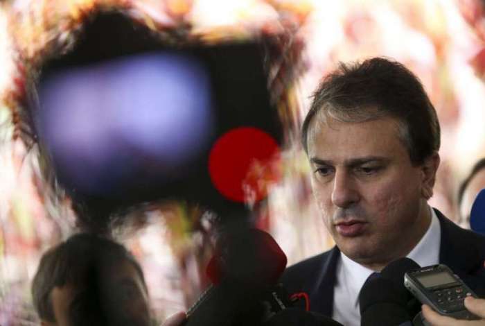 Governo do Ceará (PT-PDT) quer combater a Covid-19 atacando o serviço público