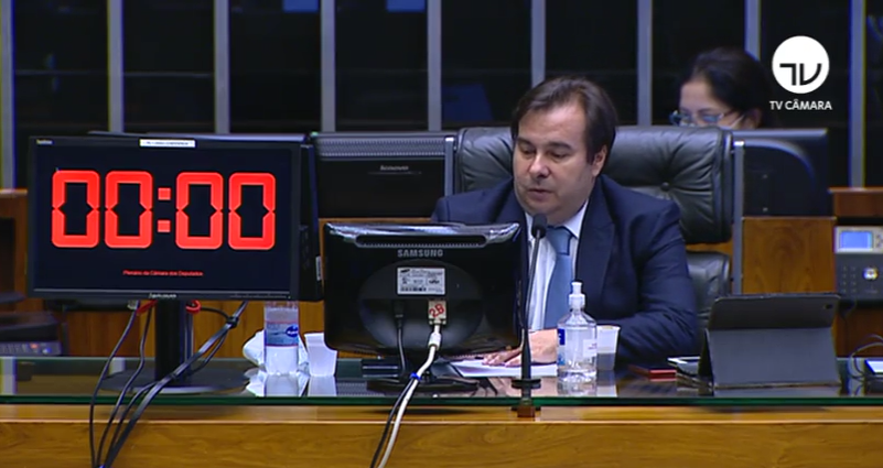 Câmara aprova MP da carteira verde e amarela, que parcela 13º e férias e reduz multa em caso de demissão