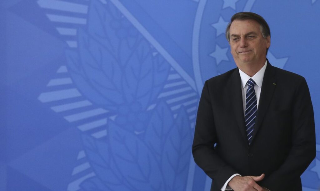 Bolsonaro isolado e os múltiplos significados do governo que ainda é seu