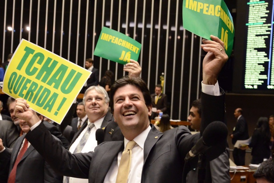 A esquerda e Mandetta