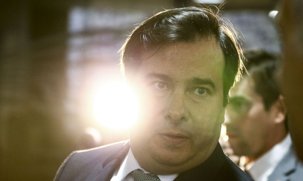 Dados orçamentários e gastos com pessoal: porque não se justifica reduzir salários de servidores