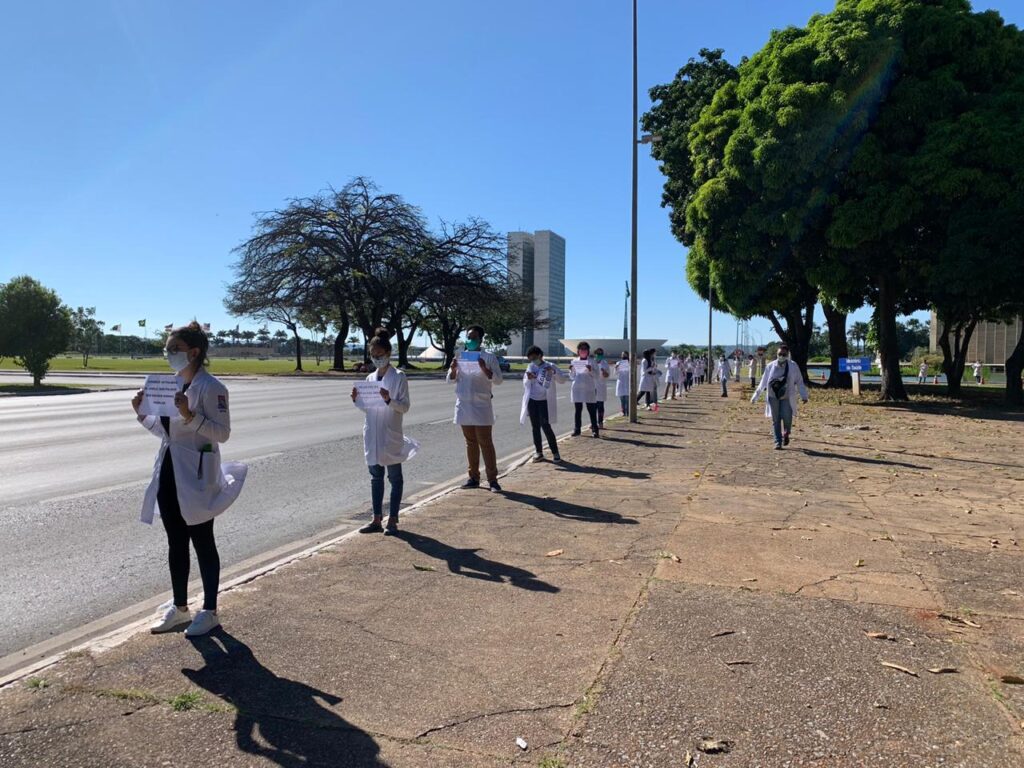 Dia Internacional da Enfermagem: a luta das enfermeiras também é a luta dos residentes em saúde